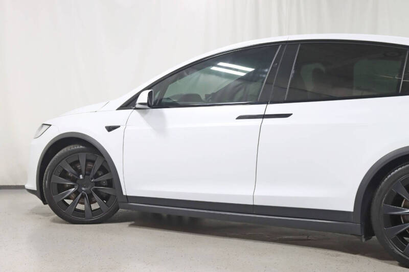 2023 Tesla Model X Standard Range