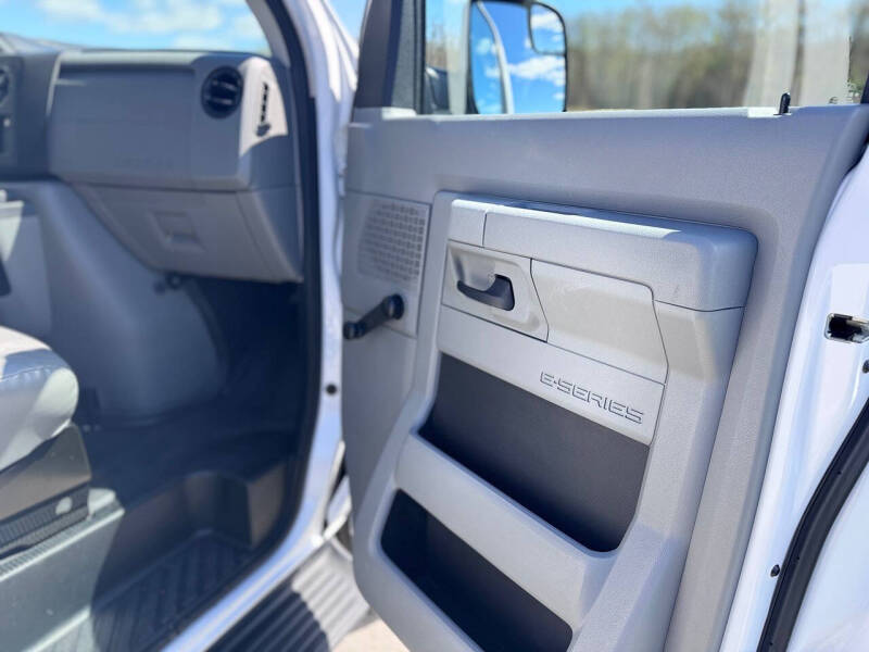2014 Ford E-Series E-350 SD XL