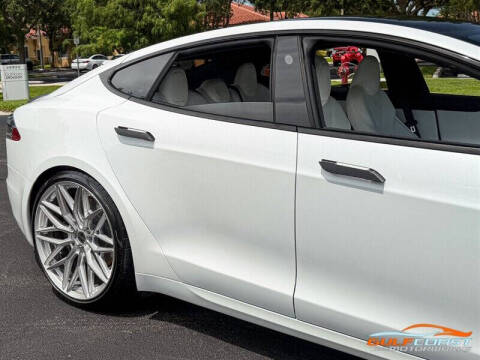 2022 Tesla Model S Plaid