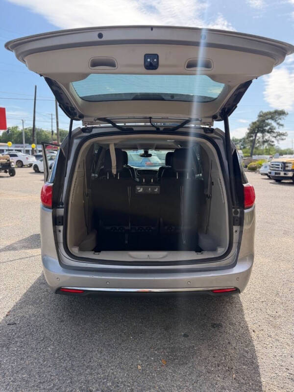 2020 Chrysler Pacifica Touring L