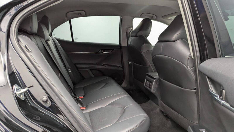 2020 Toyota Camry Hybrid XLE