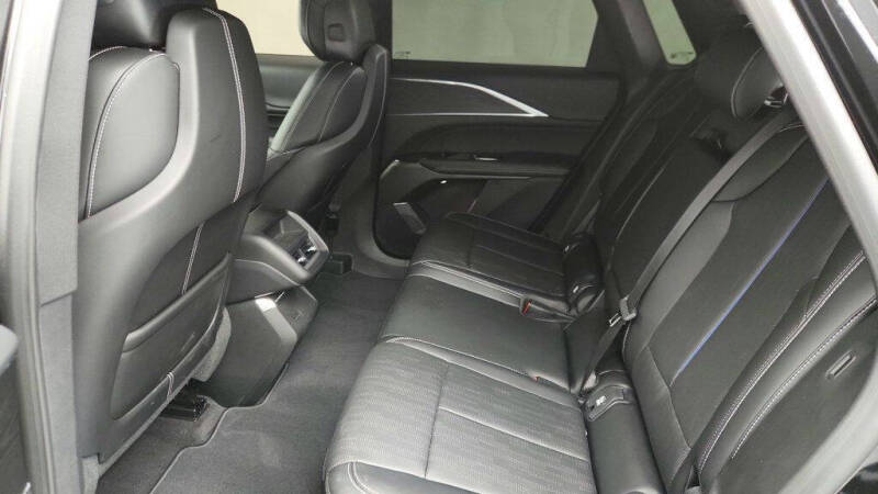 2024 Cadillac LYRIQ Sport 1