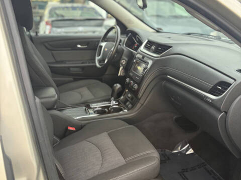 2017 Chevrolet Traverse LT