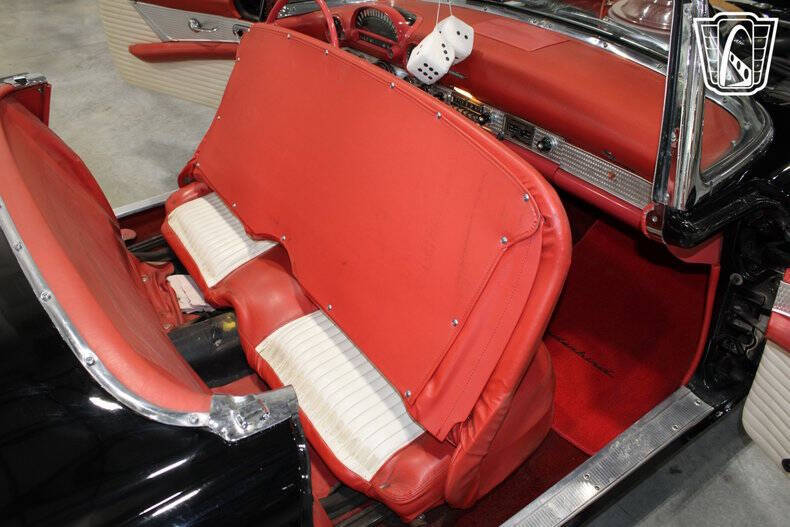 1956 Ford Thunderbird