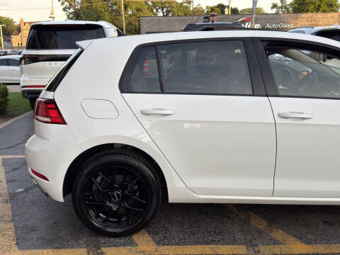 2019 Volkswagen Golf SE
