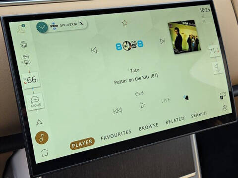 2025 Land Rover Range Rover P400 SE LWB