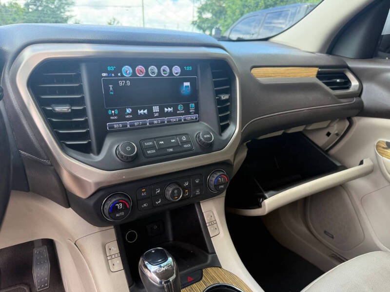2017 GMC Acadia Denali