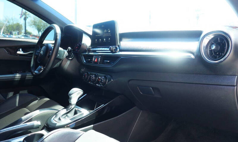 2021 Kia Forte GT Line