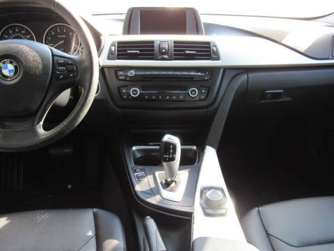 2015 BMW 3 Series 320i