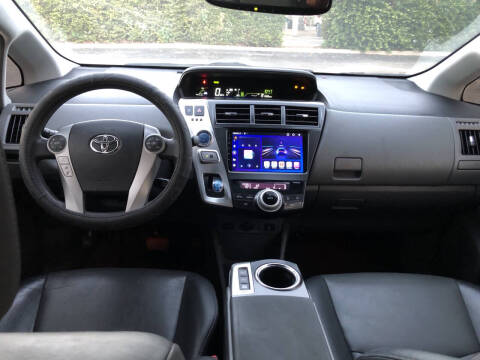 2012 Toyota Prius v Five