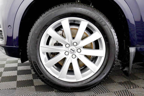 2017 Volvo XC90 T6 Momentum