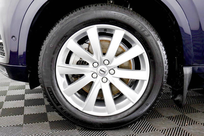 2017 Volvo XC90 T6 Momentum