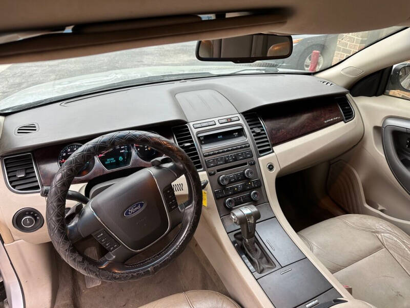 2011 Ford Taurus SEL