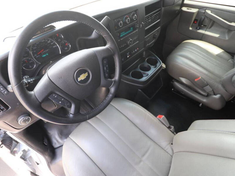 2022 Chevrolet Express 2500
