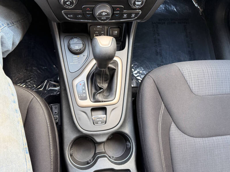 2015 Jeep Cherokee Altitude