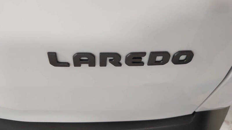 2026 Jeep Cherokee Laredo