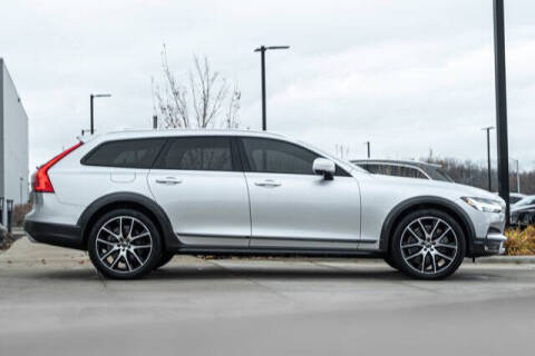2020 Volvo V90 Cross Country T6