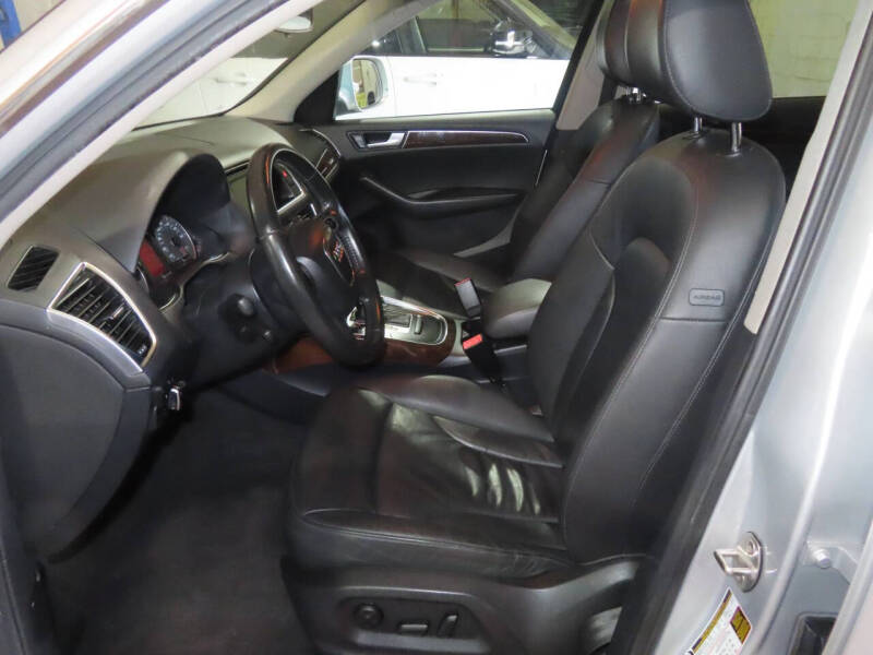 2011 Audi Q5 2.0T quattro Premium