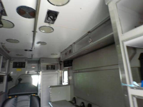2015 Freightliner M2 106