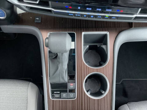 2023 Toyota Sienna LE 8-Passenger