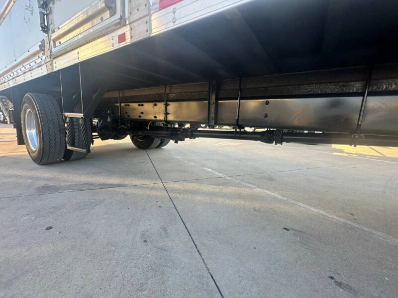 2020 Freightliner M2 106