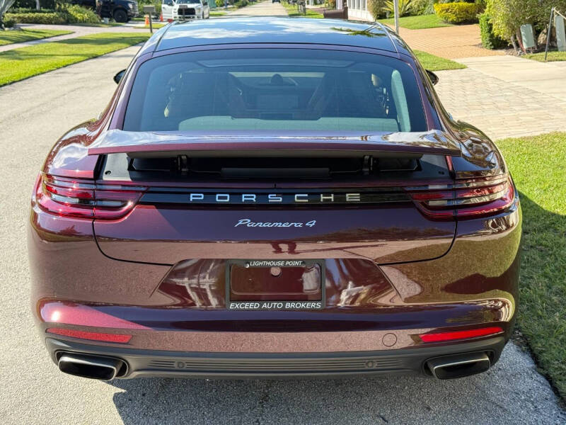 2018 Porsche Panamera 4 Executive