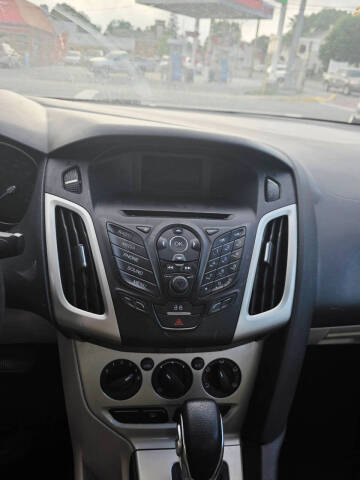 2014 Ford Focus SE