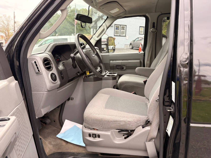 2014 Ford E-Series E-350 SD XLT