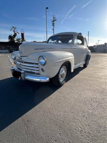 1948 Ford Super Deluxe