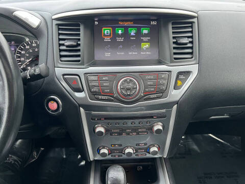 2017 Nissan Pathfinder Platinum