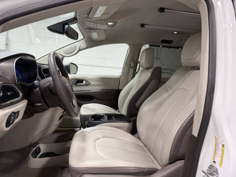 2020 Chrysler Voyager LXi