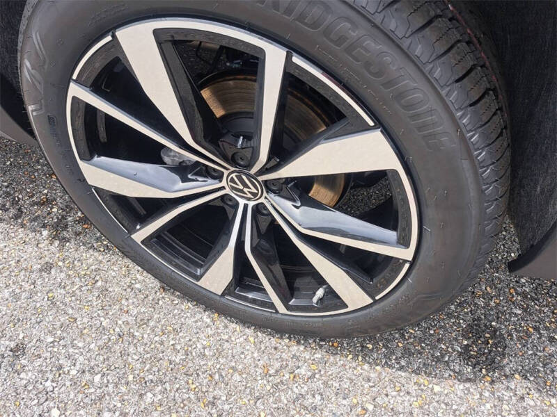 2025 Volkswagen Atlas Cross Sport SEL Premium R-Line 4Motion