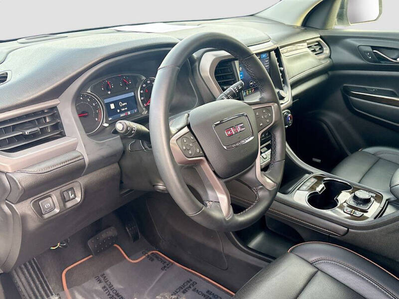 2023 GMC Acadia AT4