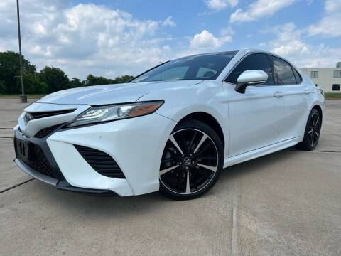 2018 Toyota Camry for sale at AUTO DIRECT Bellaire in Houston TX