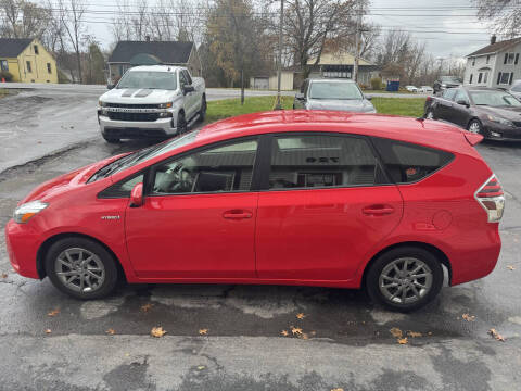 2016 Toyota Prius v Two