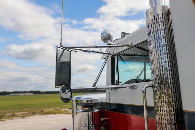 1985 Peterbilt 359
