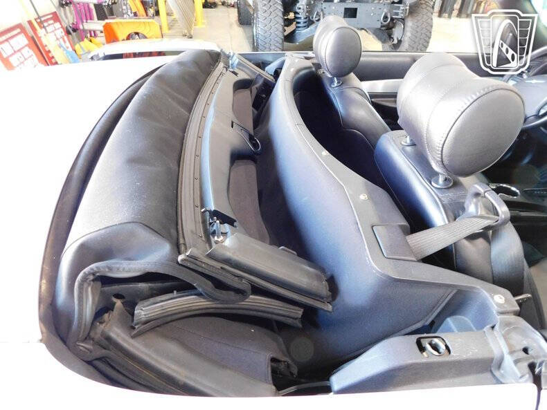 2004 Ford Thunderbird Deluxe