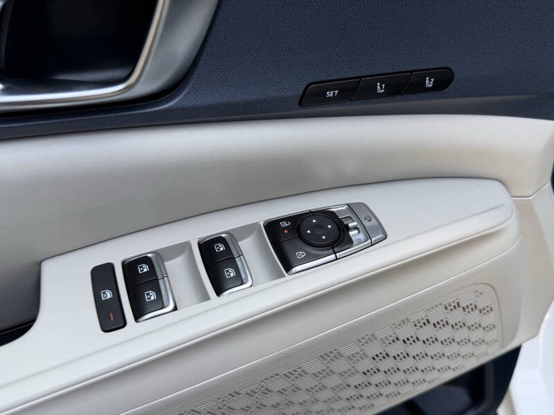 2025 Kia Carnival Hybrid EX