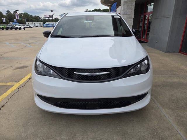 2026 Chrysler Voyager LX