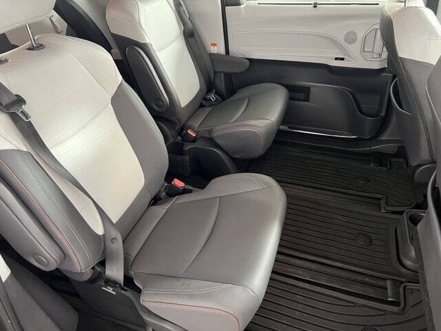 2022 Toyota Sienna XSE 7-Passenger