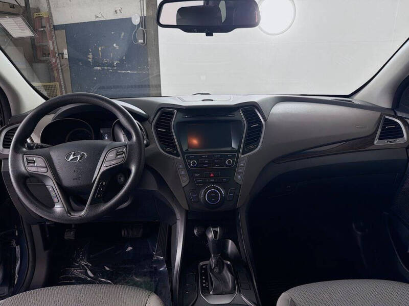 2017 Hyundai Santa Fe SE