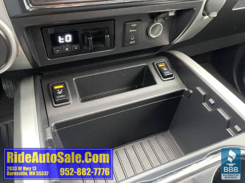 2017 Nissan Titan SV