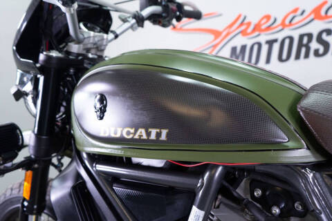 2016 Ducati Scrambler Urban Motard