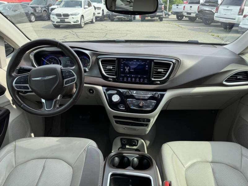 2018 Chrysler Pacifica Touring L Plus