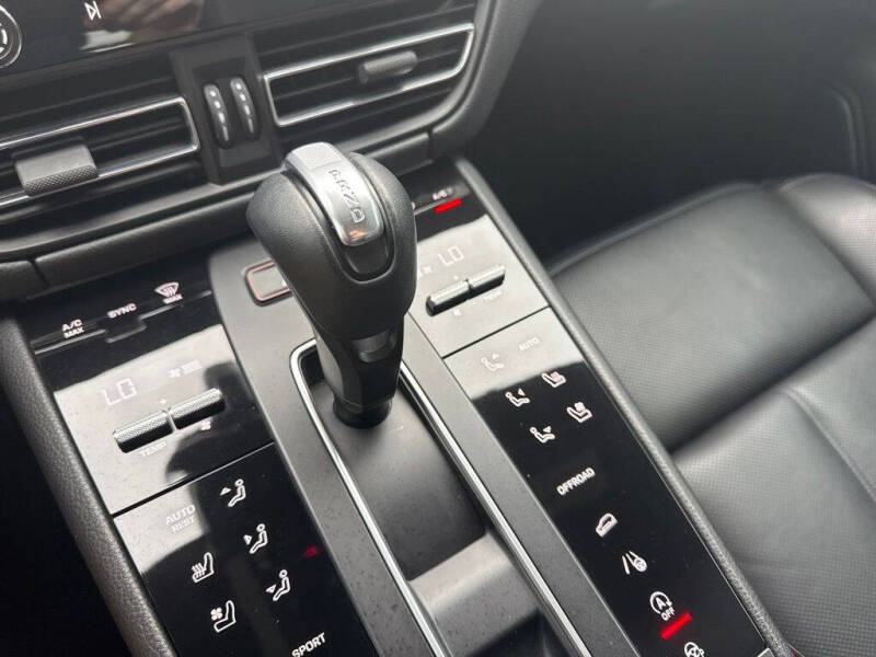 2022 Porsche Macan