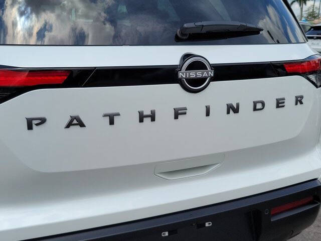 2026 Nissan Pathfinder SV