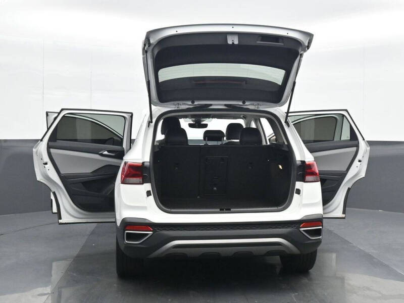 2022 Volkswagen Taos SE 4Motion