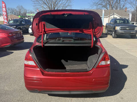 2011 Nissan Versa 1.8 S