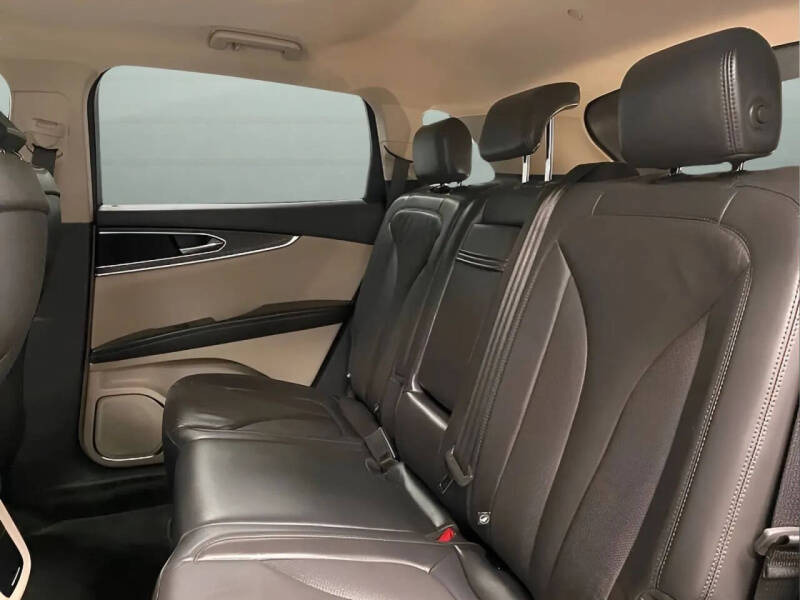 2019 Lincoln Nautilus Select