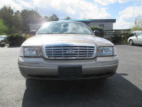 2005 Ford Crown Victoria for sale at Olde Mill Motors in Angier NC